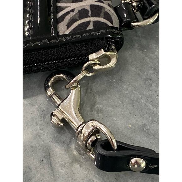 Coach signature canvas wristlet with patent leather - Picture 9 of 13